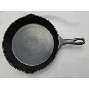 Vintage Wardway 1433 by Wagner Cast Iron Skillet with Heat Ring